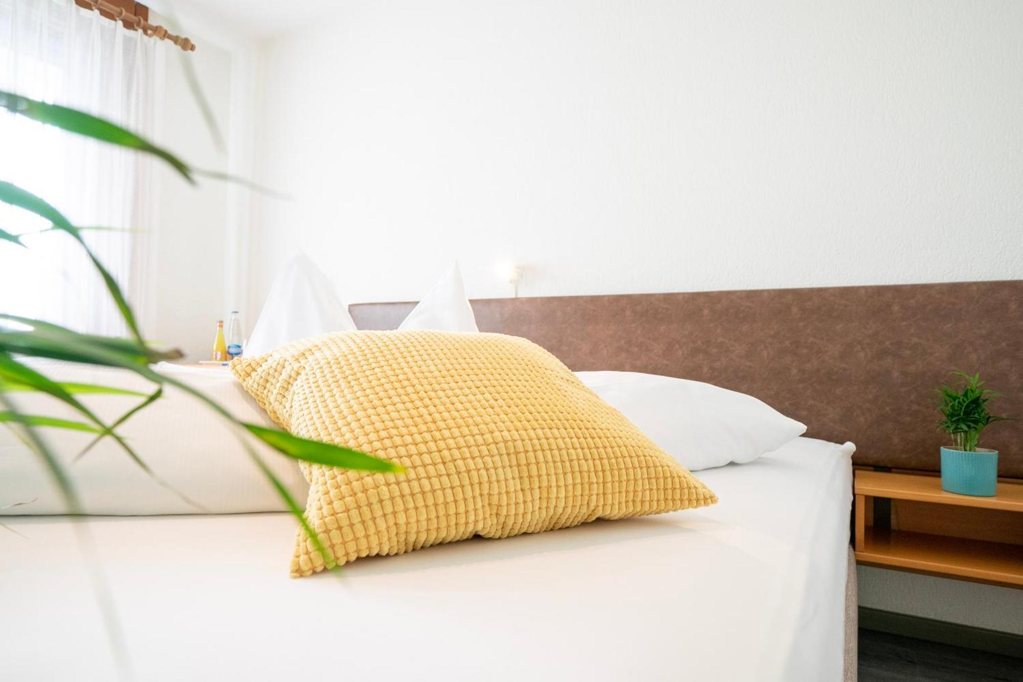 Hotel Sonne - Self Check-In Schwarzenburg エクステリア 写真